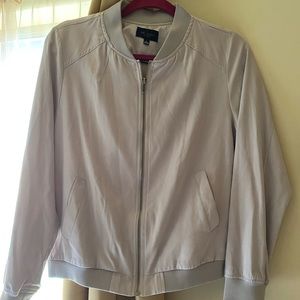 Gray thin light bomber jacket.